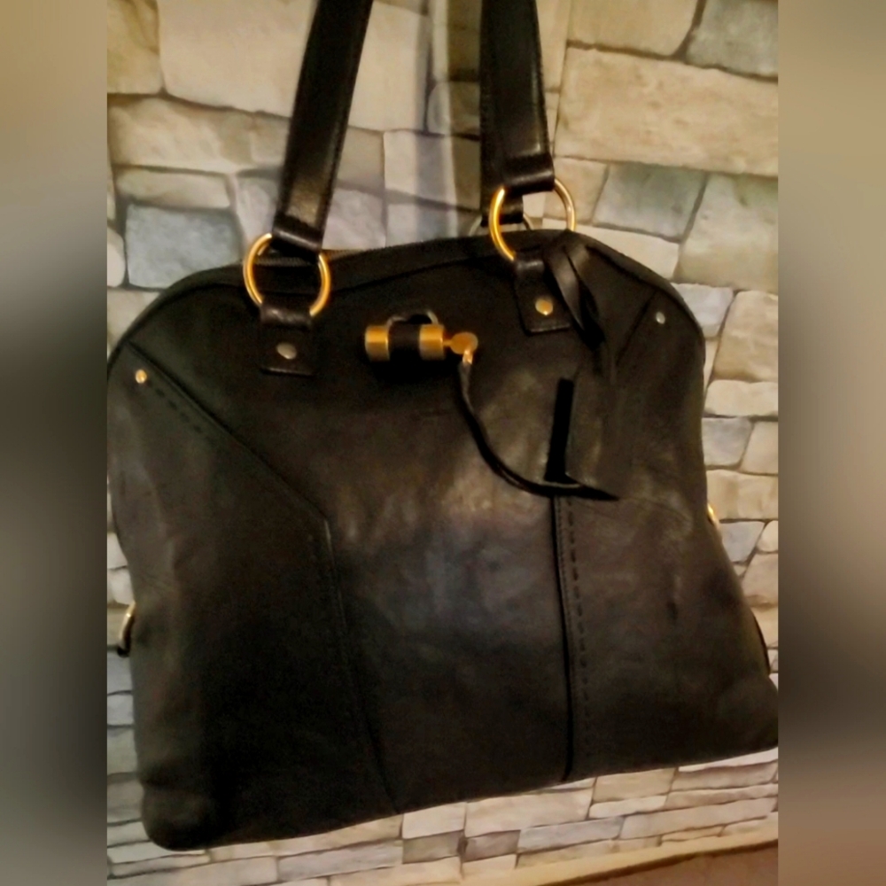 AuthenticYSL Paris Black&Gold Muse Bag in Excellent Condition. NO FLAWS with COA